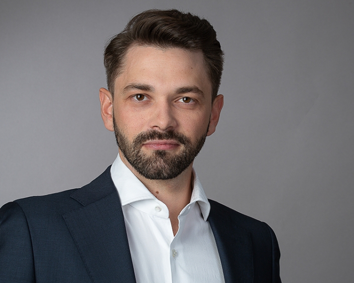 Gute Bewerbungsfotos erhalten Sie in Frankfurt im Fotostudio Das Portrait